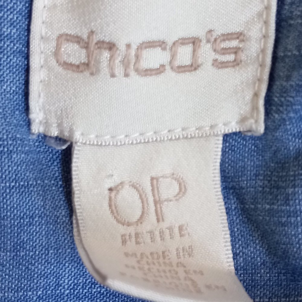 Chico's Petite Small (PS) 100% Lyocell Denim Button-Up Shirt Soft Lightweight - Picture 4 of 5
